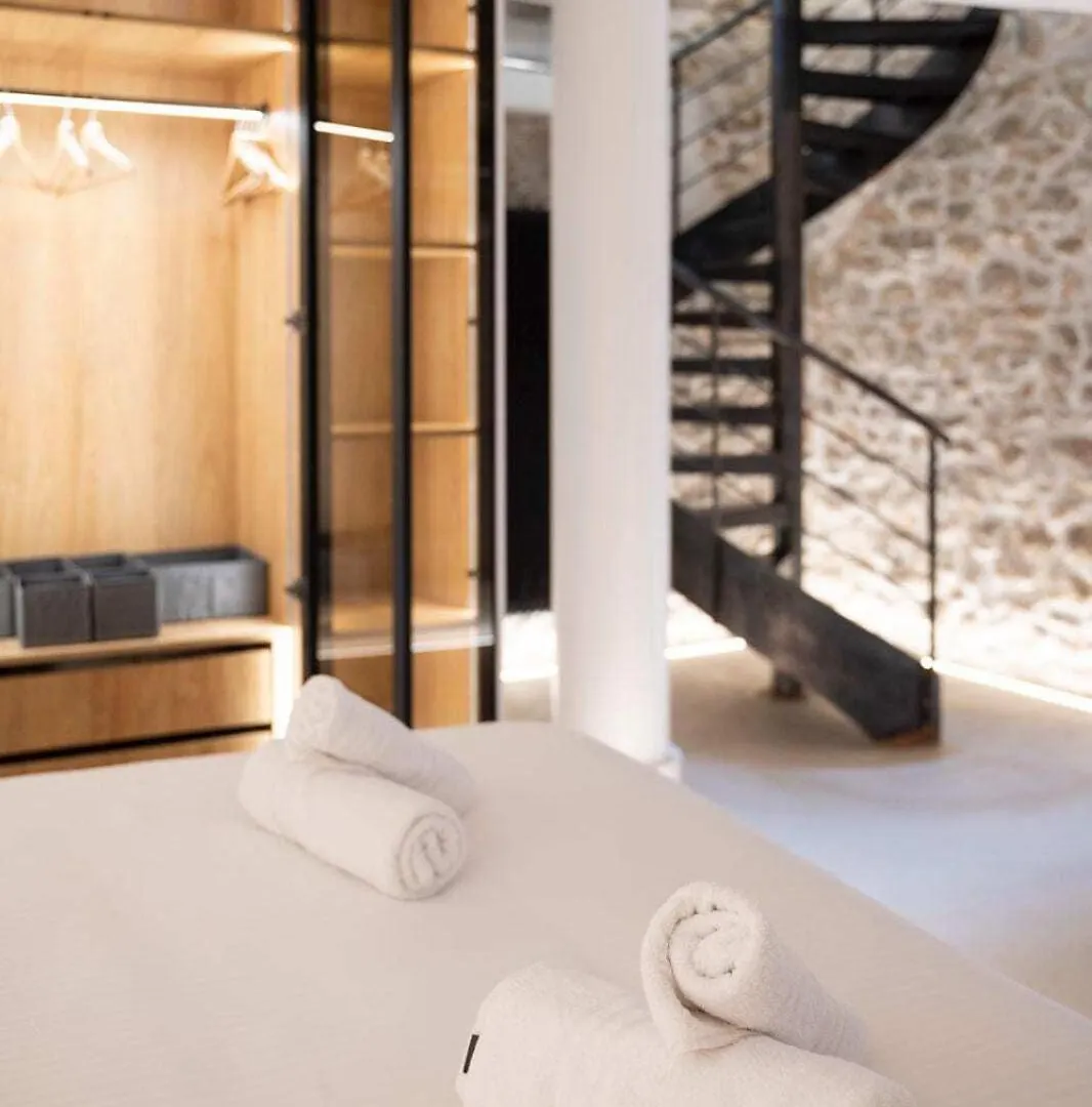 Kaza Bella - Haut Marais Modern Flat With Small Pool Paris