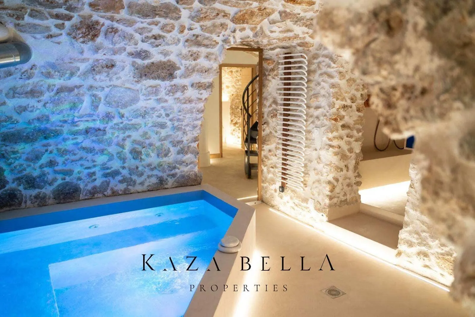 Kaza Bella - Haut Marais Modern Flat With Small Pool Paris France