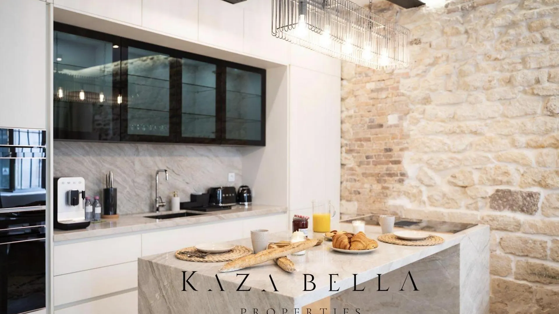 Kaza Bella - Haut Marais Modern Flat With Small Pool Paris Apartment