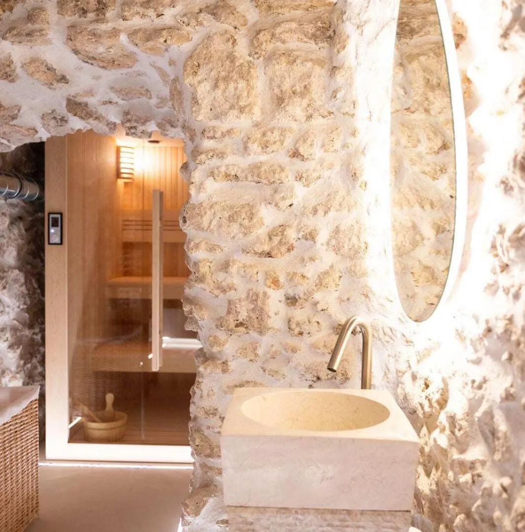 Appartement Kaza Bella - Haut Marais Modern Flat With Small Pool Parijs Frankrijk
